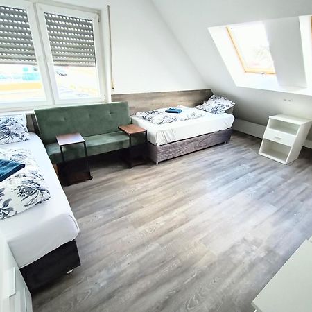 Fmi 9 Accommodation รอนไฮม์ ภายนอก รูปภาพ