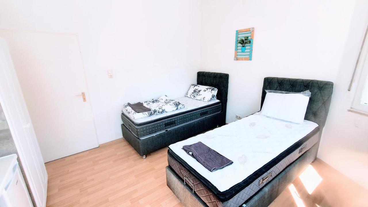 Fmi 9 Accommodation รอนไฮม์ ภายนอก รูปภาพ