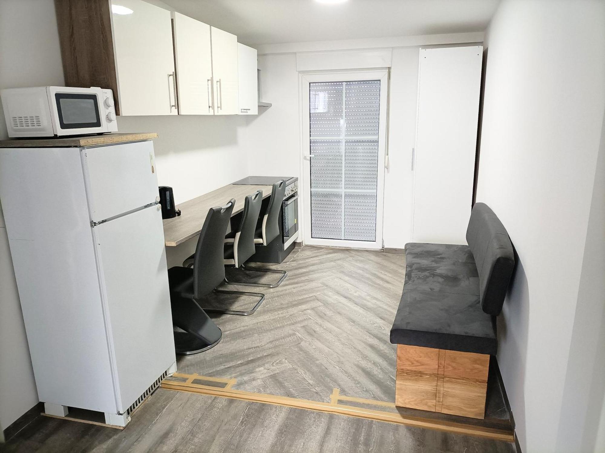 Fmi 9 Accommodation รอนไฮม์ ภายนอก รูปภาพ