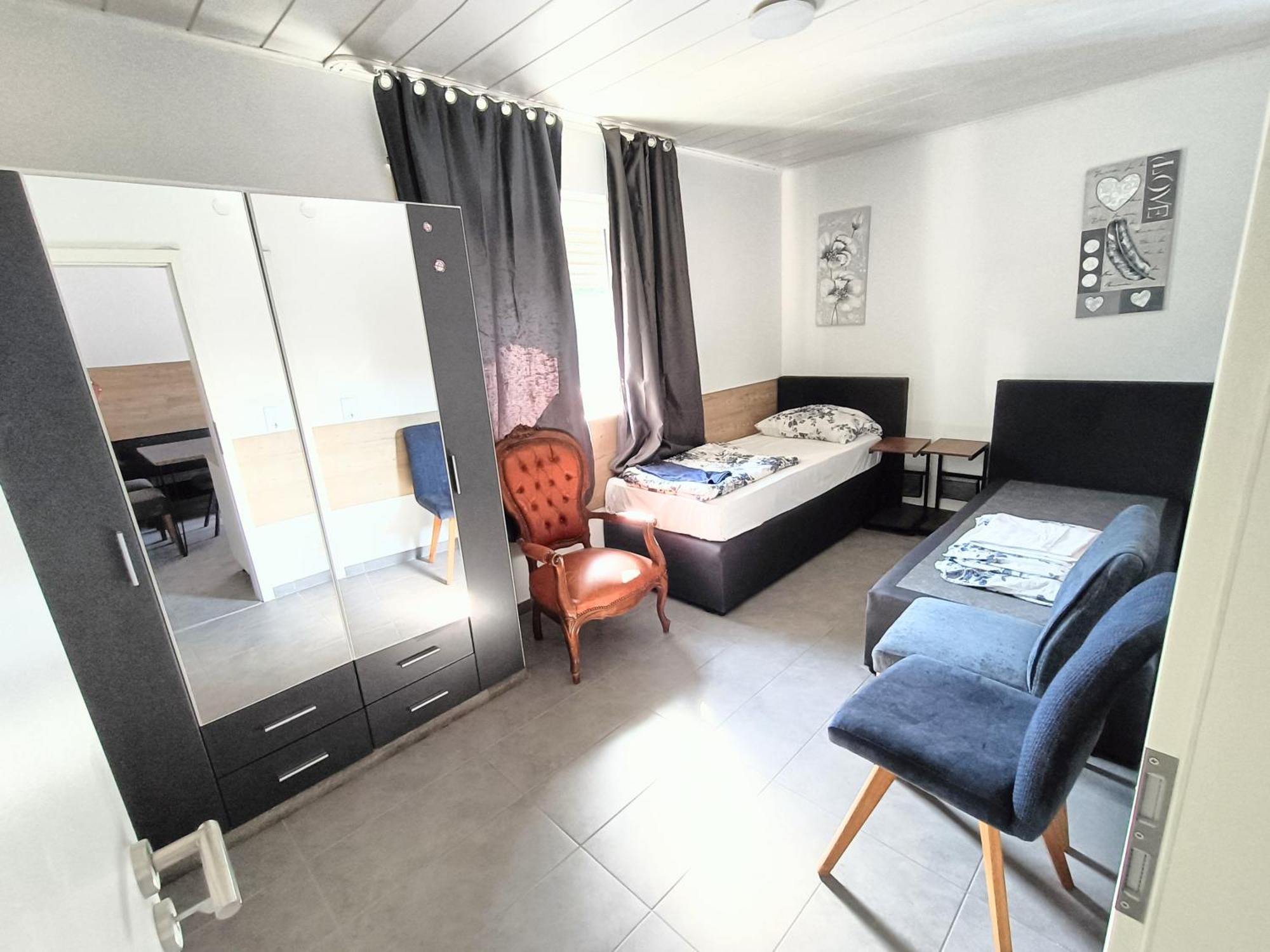 Fmi 9 Accommodation รอนไฮม์ ห้อง รูปภาพ