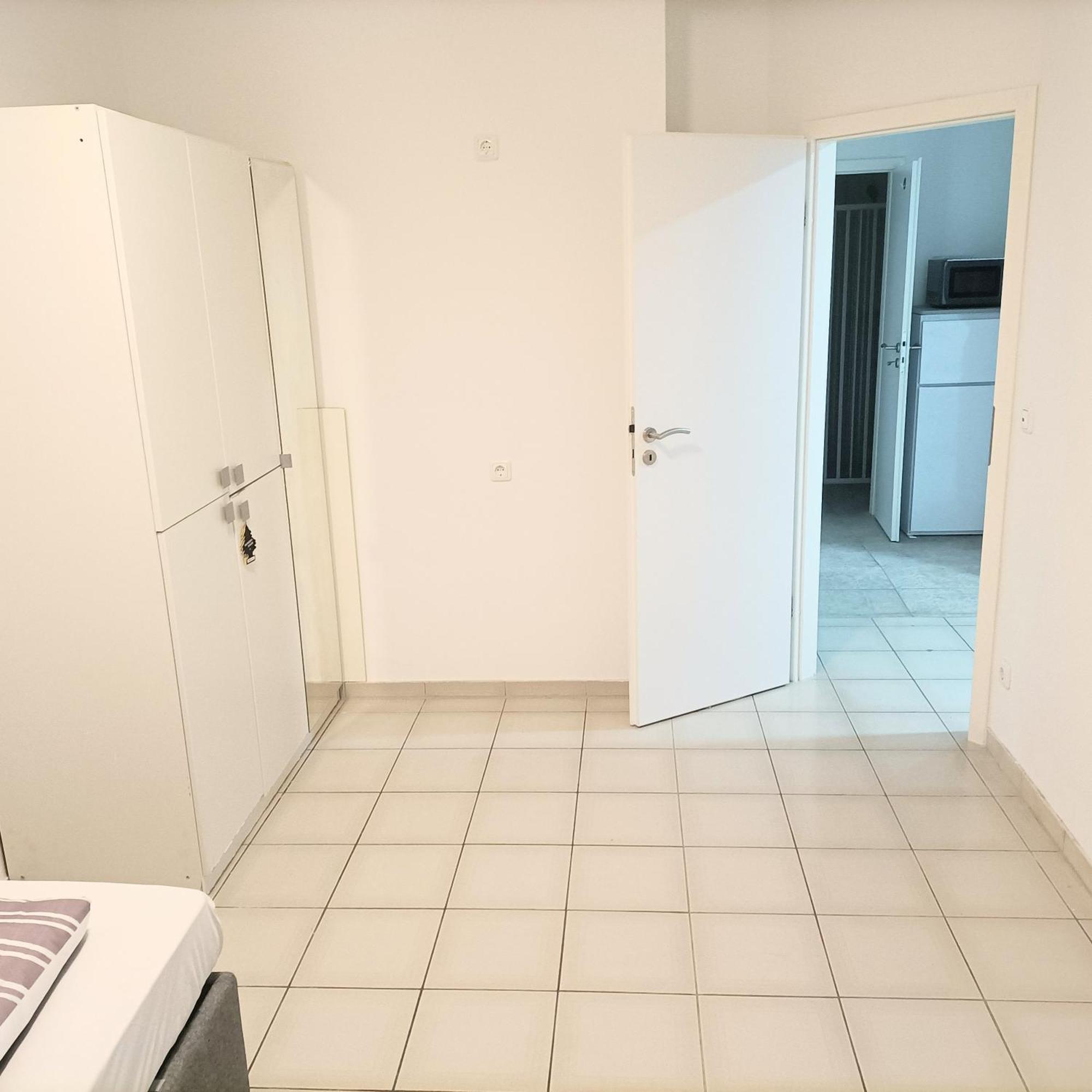 Fmi 9 Accommodation รอนไฮม์ ห้อง รูปภาพ