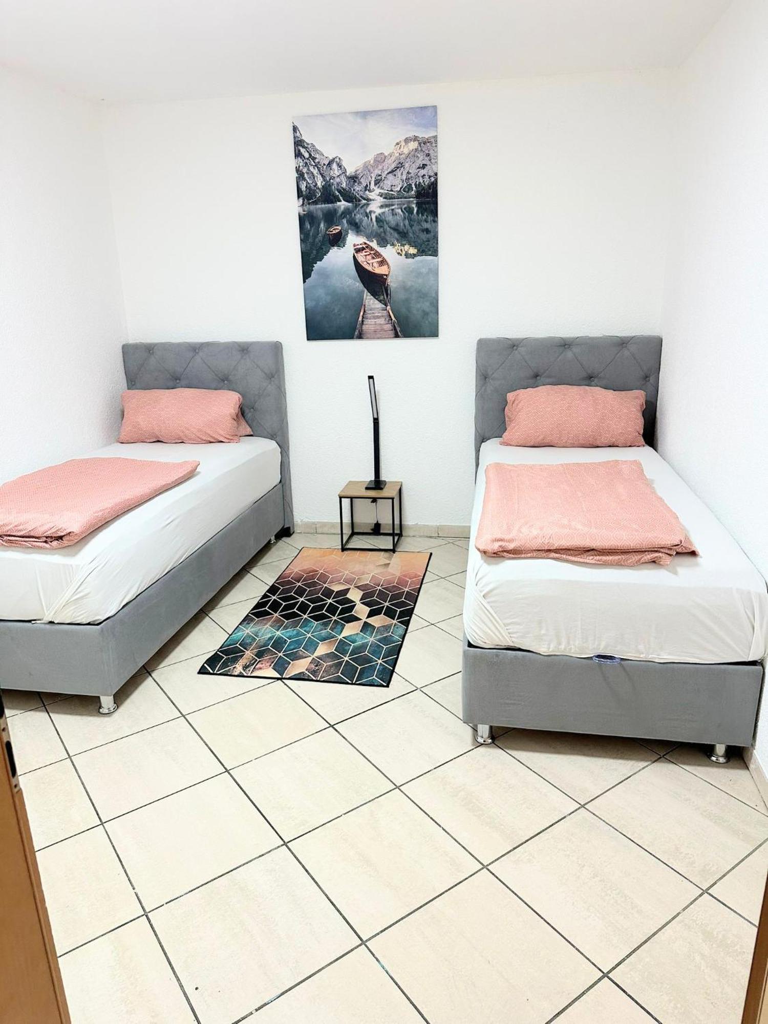 Fmi 9 Accommodation รอนไฮม์ ภายนอก รูปภาพ
